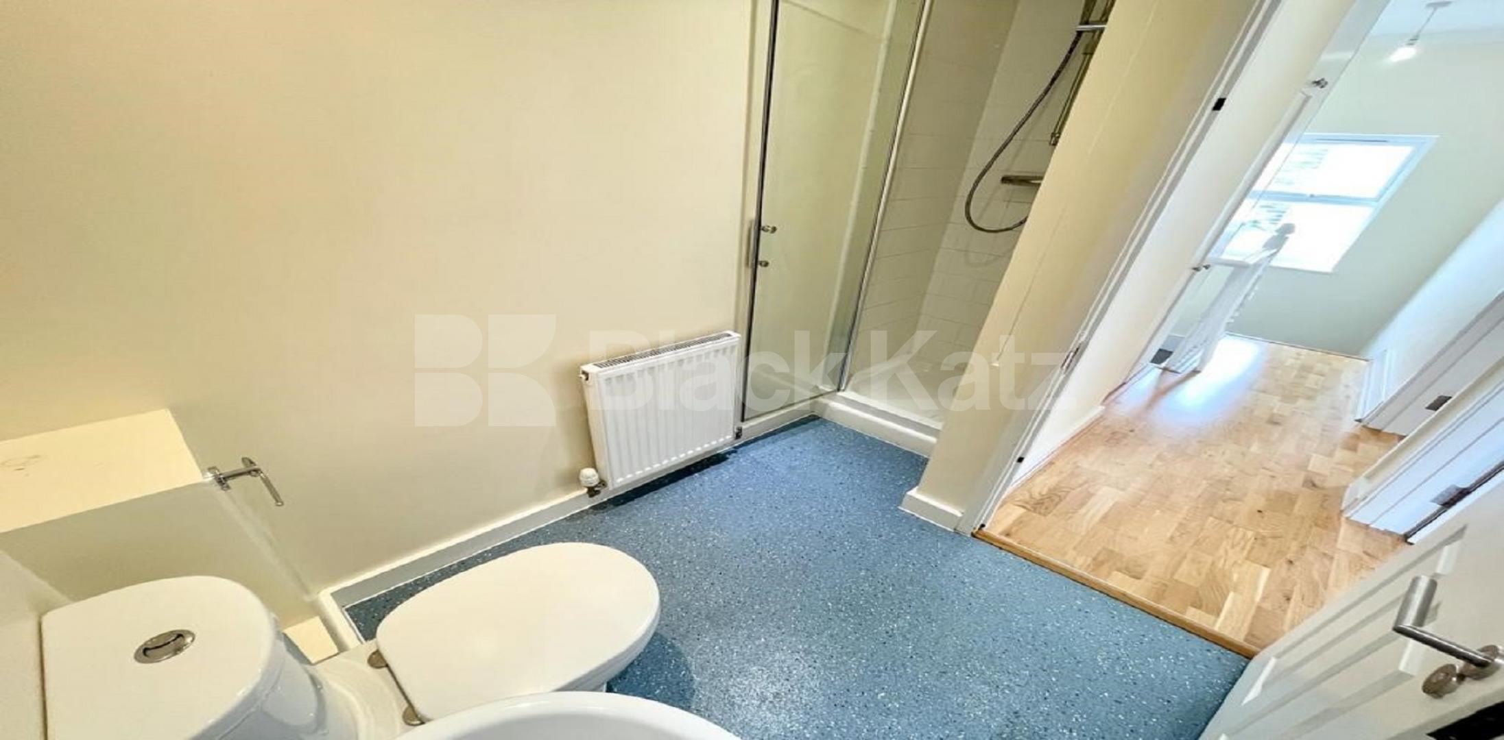 			LET, 3 Bedroom, 3 bath, 1 reception Apartment			 High Street North, East Ham